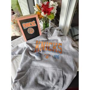 FLASH SALE: New York Knicks Basketball Graphic Hoodie Men's XL Grey